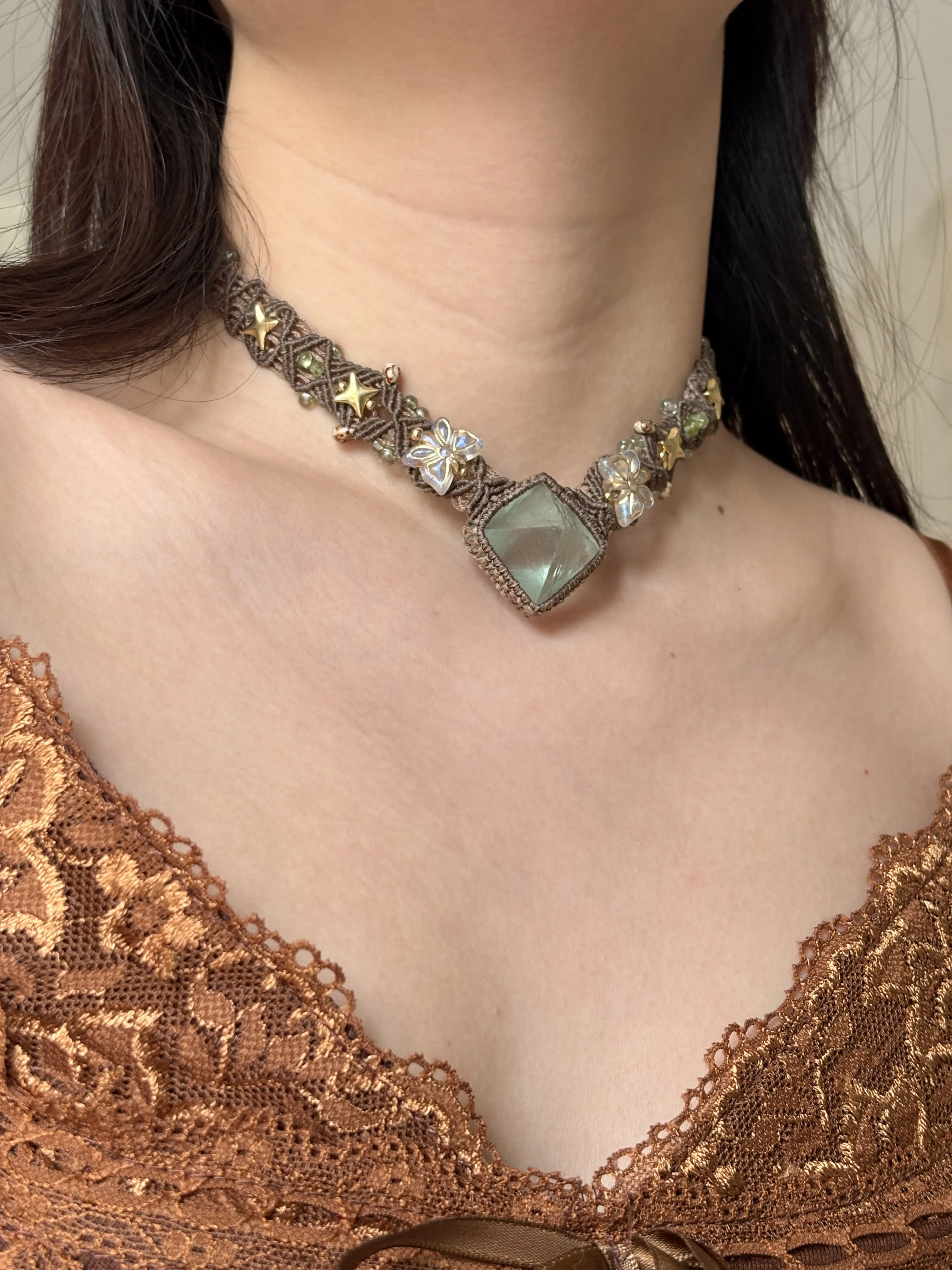Vine Witch Crystal Necklace – Handcrafted Raw Stone Pendant, Boho Gemstone Jewelry with Natural Macrame Weave for Protection, Luck & Feminine Energy